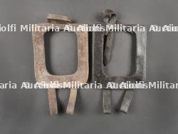 Lot de 2 portes pelle allemands. Lot of Two German Entrenching Tool Carriers — miniature 2