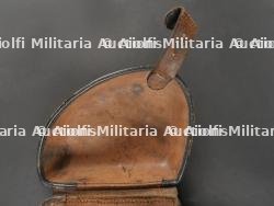 Etui jambon de révolver d'ordonnance modèle 1892 avec ceinture et bretelle. Model 1892 Service Revolver Holster with Belt and Strap — miniature 10