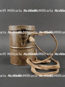 Masque anti-gaz allemand Lederschutzmaske avec boîtier nominatif. German Gas Mask Lederschutzmaske with Named Carrying Canister — photo 2