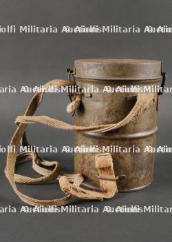 Masque anti-gaz allemand Lederschutzmaske avec boîtier nominatif. German Gas Mask Lederschutzmaske with Named Carrying Canister — photo 3