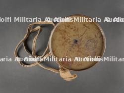 Masque anti-gaz allemand Lederschutzmaske avec boîtier nominatif. German Gas Mask Lederschutzmaske with Named Carrying Canister — miniature 6