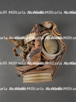 Masque anti-gaz allemand Lederschutzmaske avec boîtier nominatif. German Gas Mask Lederschutzmaske with Named Carrying Canister — miniature 8