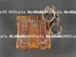 Paire de jumelles Fernglas 1908 régimentées 4e Grenadier dans leur étui ersatz. Pair of Binoculars Fernglas 1908, Regimentally Marked 4th Grenadier, in Ersatz Case