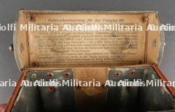 Paire de jumelles Fernglas 1908 régimentées 4e Grenadier dans leur étui ersatz. Pair of Binoculars Fernglas 1908, Regimentally Marked 4th Grenadier, in Ersatz Case — miniature 7