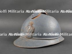 Casque Adrian avec impact et pipe du sous-lieutenant Paul Delsarte du 4e Génie tombé à Verdun. Adrian Helmet with Impact and Pipe of Second Lieutenant Paul Delsarte, 4th Engineers, Fallen at Verdun — photo 2