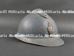 Casque Adrian avec impact et pipe du sous-lieutenant Paul Delsarte du 4e Génie tombé à Verdun. Adrian Helmet with Impact and Pipe of Second Lieutenant Paul Delsarte, 4th Engineers, Fallen at Verdun — photo 3