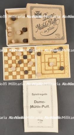 Jeu de pions de tranchée allemand avec croix de fer sur le couvercle. German Trench Game Set with Iron Cross on Lid