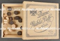 Jeu de pions de tranchée allemand avec croix de fer sur le couvercle. German Trench Game Set with Iron Cross on Lid — photo 5