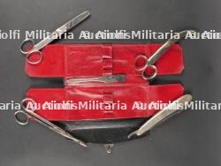 Trousse d'infirmier français et brassard croix rouge. French Medic’s Kit and Red Cross Armband — photo 5