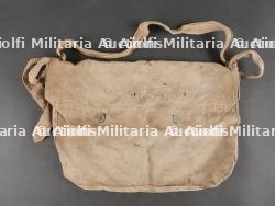 Lot d'équipement français dont musette du 6e d'infanterie coloniale. Lot of French Equipment including Colonial Infantry 6th Regiment Bag — miniature 2