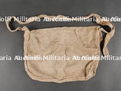 Lot d'équipement français dont musette du 6e d'infanterie coloniale. Lot of French Equipment including Colonial Infantry 6th Regiment Bag — miniature 6