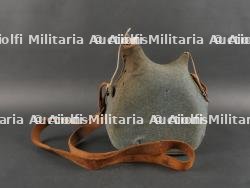 Lot d'équipement français dont musette du 6e d'infanterie coloniale. Lot of French Equipment including Colonial Infantry 6th Regiment Bag — photo 7