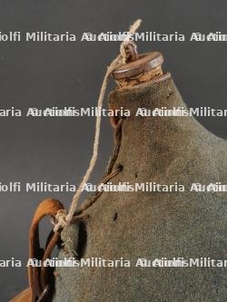 Lot d'équipement français dont musette du 6e d'infanterie coloniale. Lot of French Equipment including Colonial Infantry 6th Regiment Bag — miniature 8
