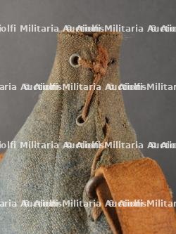 Lot d'équipement français dont musette du 6e d'infanterie coloniale. Lot of French Equipment including Colonial Infantry 6th Regiment Bag — photo 12