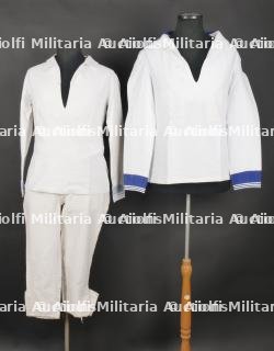 Ensemble de vêtements de marin français. Set of French Navy Uniforms