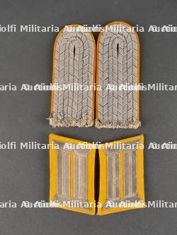 Paires de pattes d'épaule et de col d'officier prussien. Pairs of Prussian Officer’s Shoulder and Collar Insignia