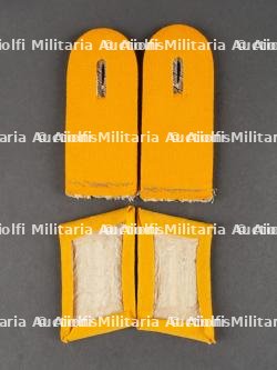Paires de pattes d'épaule et de col d'officier prussien. Pairs of Prussian Officer’s Shoulder and Collar Insignia — miniature 2