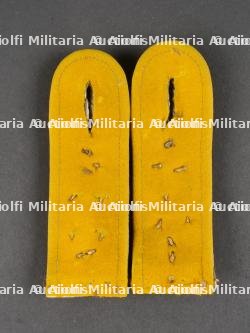 Paire de pattes d'épaule d'un Oberleutnant du Grenadier Regiment Nr1. Pair of Shoulder Boards, Oberleutnant, Grenadier Regiment No. 1 — photo 2