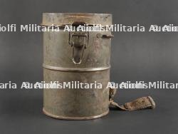 Masque anti-gaz allemand Lederschutzmaske avec boîtier nominatif et régimenté. German Gas Mask Lederschutzmaske with Named and Regimentally Marked Canister — miniature 2