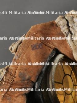 Masque anti-gaz allemand Lederschutzmaske avec boîtier nominatif et régimenté. German Gas Mask Lederschutzmaske with Named and Regimentally Marked Canister — miniature 16