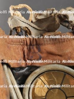 Masque anti-gaz allemand Lederschutzmaske avec boîtier nominatif et régimenté. German Gas Mask Lederschutzmaske with Named and Regimentally Marked Canister — photo 17