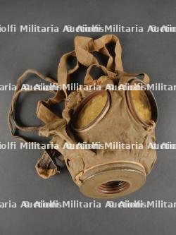 Masque anti-gaz allemand Gummimaske dans son boîtier. German Gas Mask Gummimaske with Canister — photo 9