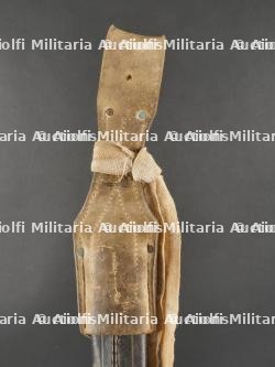 Glaive d'artillerie allemand avec porte fourreau et dragonne. German Artillery Short Sword with Frog and Knot — miniature 5