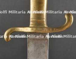Glaive d'artillerie allemand avec porte fourreau et dragonne. German Artillery Short Sword with Frog and Knot — miniature 13