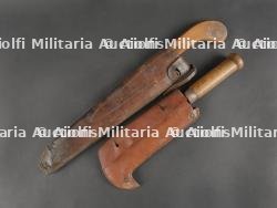 Scie et serpe françaises dans leurs étuis. French Saw and Billhook with Scabbards