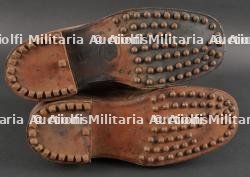 Paire de brodequins français cloutés modèle 1917. Pair of French Hobnailed Boots, Model 1917 — photo 5