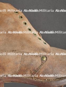 Paire de brodequins français cloutés modèle 1917. Pair of French Hobnailed Boots, Model 1917 — photo 13