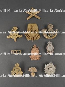 Lot d'insignes anglais et empire britannique. Lot of British and Empire Insignia