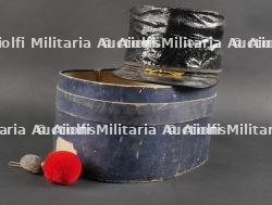 Shako M1891 d'officier belge du 14e de Ligne avec manchon de manœuvre. Belgian Officer’s Shako M1891 of the 14th Line Regiment with Maneuver Sleeve