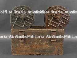 Paire de tambours de MG08-15 dans leur caisse. Pair of MG08/15 Drum Magazines with Carrying Crate