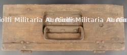 Paire de tambours de MG08-15 dans leur caisse. Pair of MG08/15 Drum Magazines with Carrying Crate — miniature 3