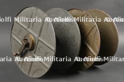 Paire de tambours de MG08-15 dans leur caisse. Pair of MG08/15 Drum Magazines with Carrying Crate — miniature 21