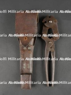 Pince coupante anglaise dans son étui cuir pattern 1914. British Wire Cutters in Leather Sheath, Pattern 1914