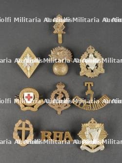Lot d'insignes anglais et empire britannique dont le title T-7-City of London. Lot of British and Empire Insignia Including the T-7-City of London Title