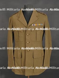 Tunique d'un captain anglais récipiendaire de la Military Cross. British Captain’s Tunic, Recipient of the Military Cross