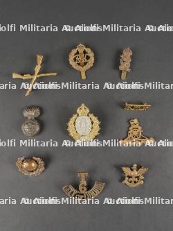 Lot d'insignes anglais et empire britannique. Lot of British and Empire Insignia