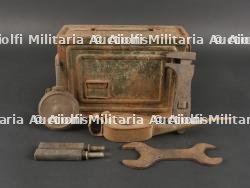 Caisse US et accessoire d'entretien d'arme