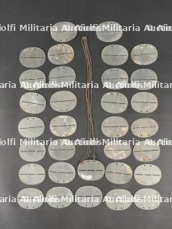 Lot de 32 plaques d'identité allemandes