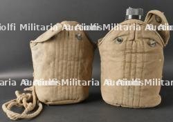 Gourdes US. US Army Canteen.