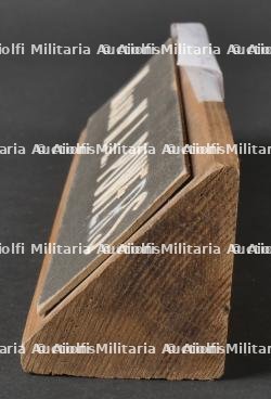 Plaque de bureau. Desk nameplate of Major W.L. Powers — miniature 4