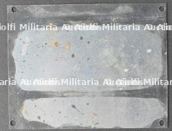 Plaquettes de véhicules US et allemand. Plates from US and German vehicles. — miniature 6