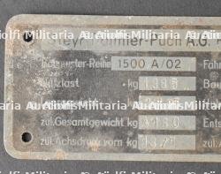 Plaquettes de véhicules US et allemand. Plates from US and German vehicles. — photo 11