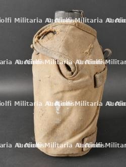 Gourdes de parachutiste US. US paratrooper canteens — miniature 7