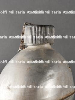 Gourdes de parachutiste US. US paratrooper canteens — miniature 17
