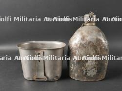 Gourdes de parachutiste US. US paratrooper canteens — miniature 10