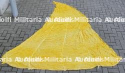 Morceau de voilure de parachute US. US parachute canopy fragment